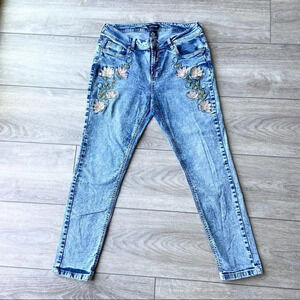 Suko Acid Wash Floral  Embroidered Skinny Jeans